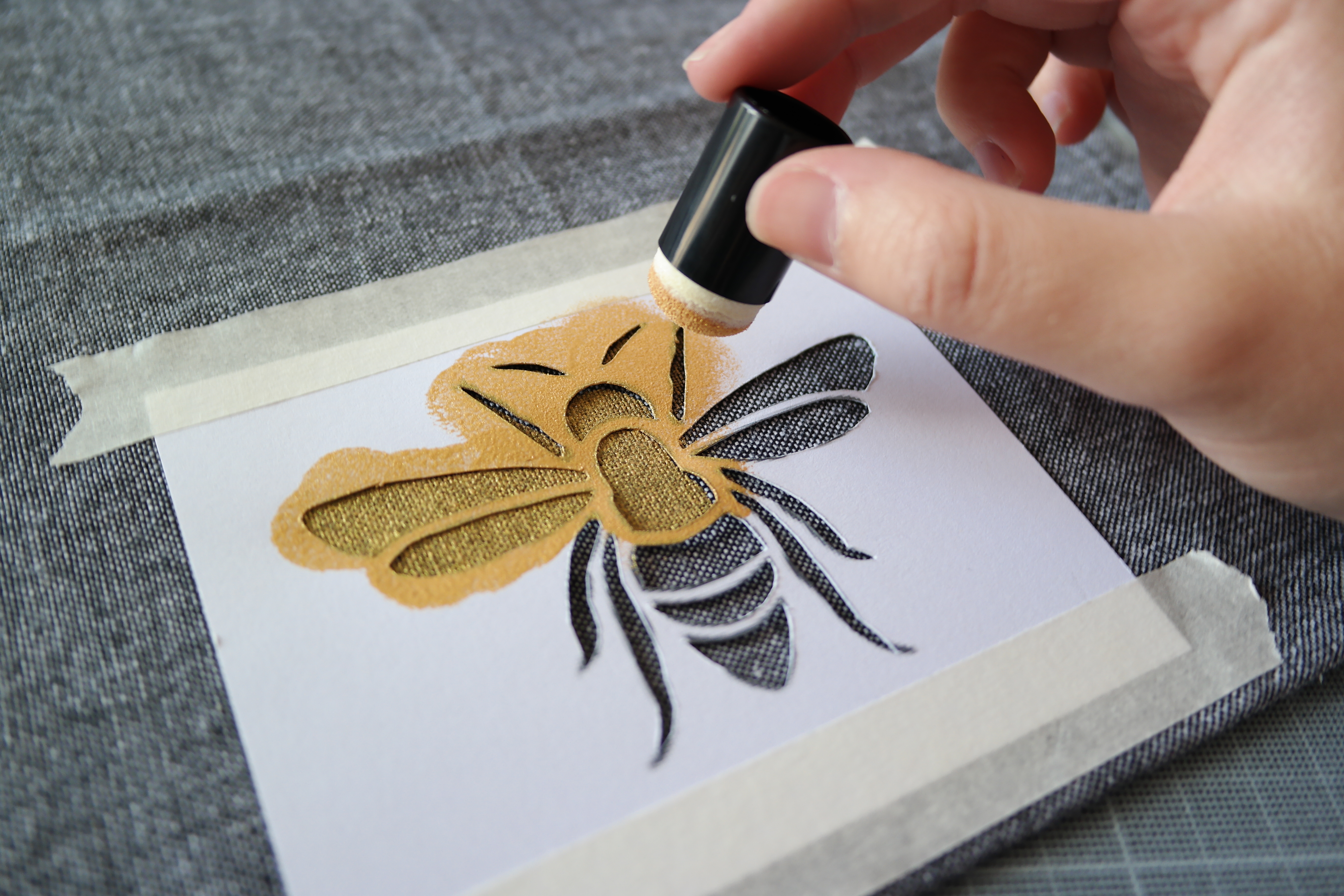 serviette-de-table-insectes-abeille