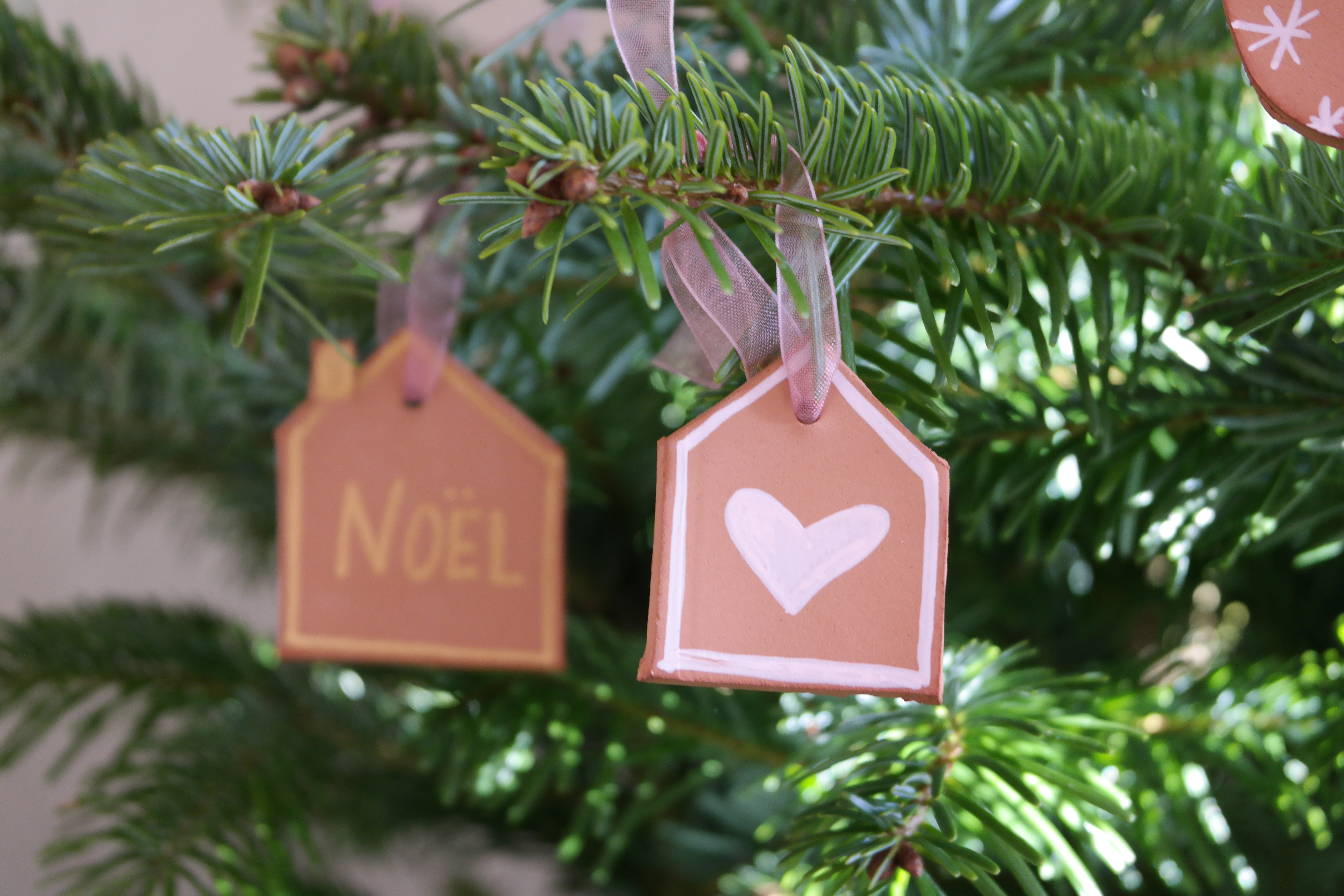 diy-suspension-noel-argile-christmas-ornament